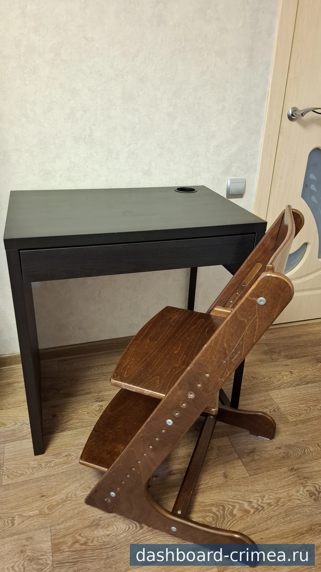 Письменный стол IKEA Micke+растущий стул — Мебель — Красногвардейское
